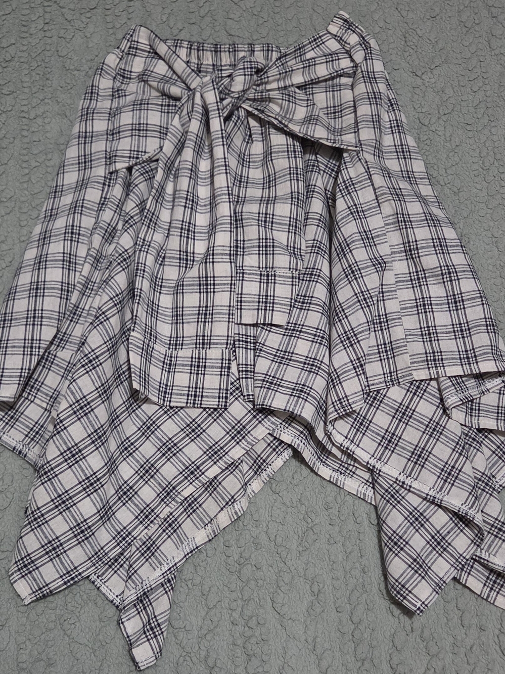 Plaid Tie-Front Handkerchief Hem Skirt in White and Black
